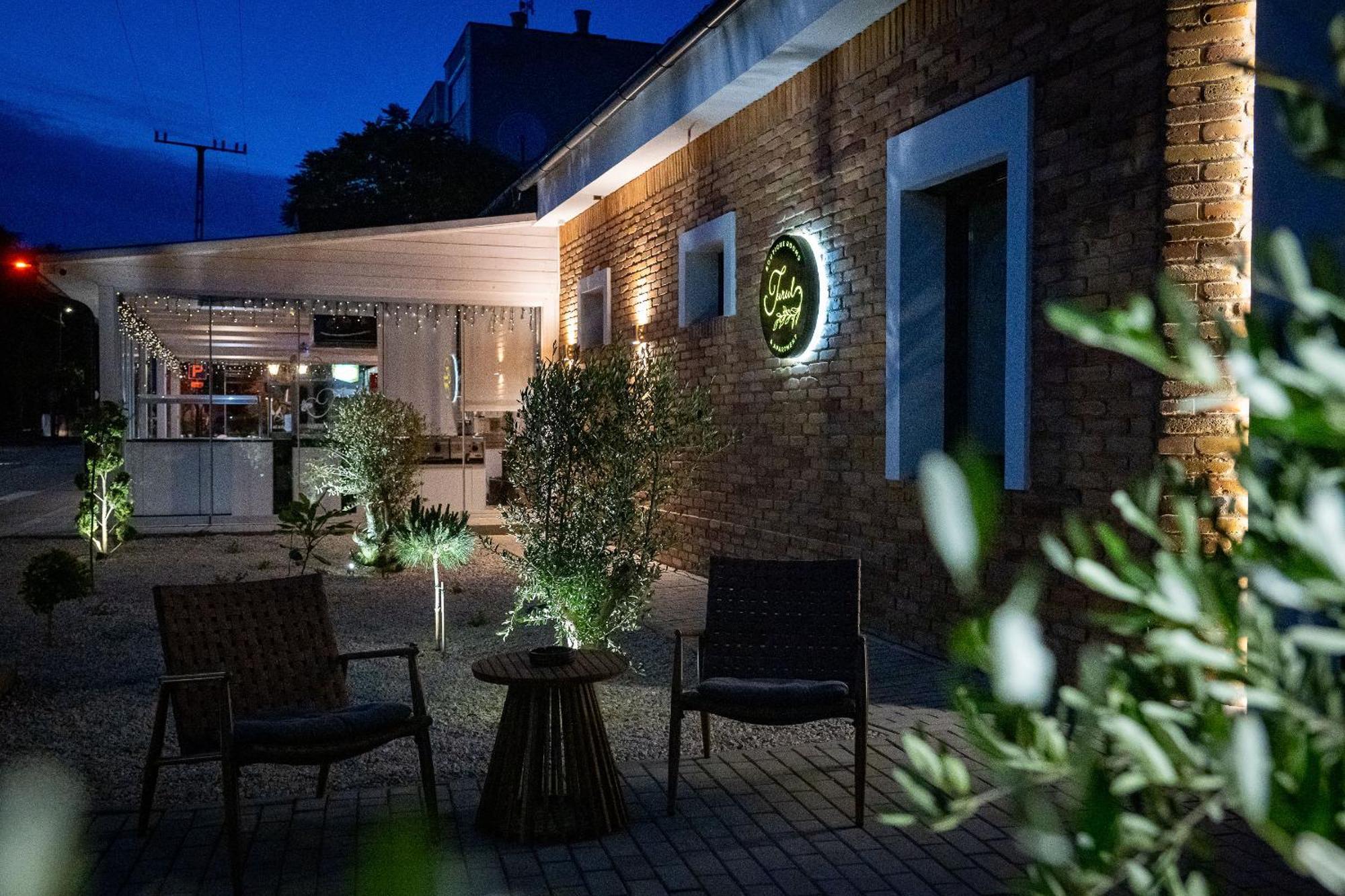 Turul Boutique Rooms & Apartment Szarvas Kültér fotó